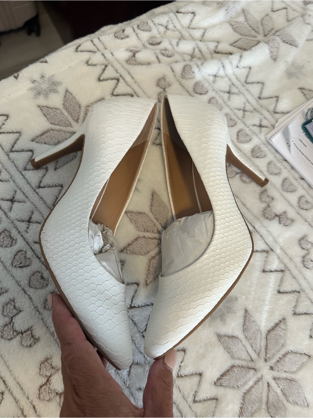 INC International Concepts White Textured Pointed-Toe Pumps - Picture 3 of 8